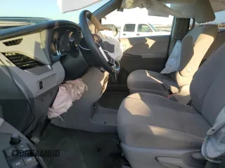 2017 Toyota Sienna L z VIN 5TDZZ3DC7HS881839, wystawiony jako Copart lot #42113965 z przebiegiem 73 828 mil mil oraz Szkoda całkowita • Salvage title. Historia ofert i sprzedaży dostępna na DreamBid. Obrazek 7.