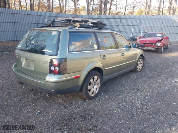 2003 Volkswagen Passat GLX with VIN WVWYH63B23E026361, listed as a IAAI auction lot 41747516 with 293,955 mi miles. Bid and sale history available at carsss.com. Image 4.
