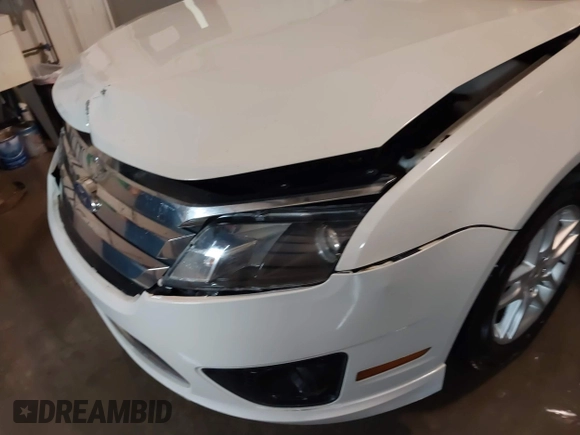 2011 Ford Fusion S with VIN 3FAHP0GA4BR304390, listed as a IAAI auction lot 41729092 with 40,490 mi miles. Bid and sale history available at carsss.com. Image 18.