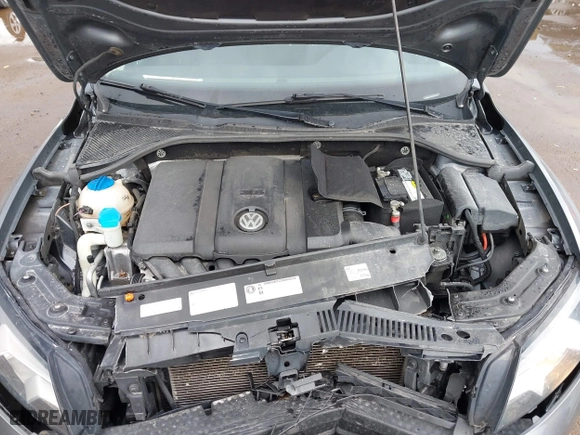 2013 Volkswagen Passat SE w/Sunroof with VIN 1VWBH7A38DC002096, listed as a IAAI auction lot 41904594 with 134,738 mi miles. Bid and sale history available at carsss.com. Image 10.