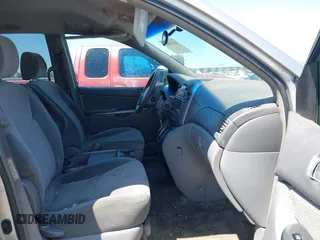 2006 Toyota Sienna CE with VIN 5TDZA23C86S524119, listed as a IAAI auction lot 41979865 with 171,425 mi miles. Bid and sale history available at carsss.com. Image 5.