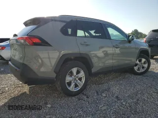 2020 Toyota RAV4 XLE with VIN 2T3W1RFV3LW088881, listed as a Copart auction lot 61539905 with 27,996 mi miles and Clean title. Bid and sale history available at DreamBid. Image 3.