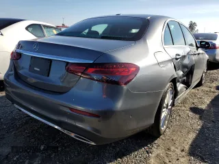 2021 Mercedes-Benz E-Class E 350 with VIN W1KZF8DB7MA960521, listed as a Copart auction lot 71295032 with 37,610 mi miles. Bid and sale history available at carsss.com. Image 3.