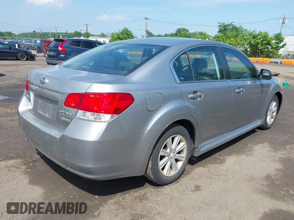 2011 Subaru Legacy Premium z VIN 4S3BMBC6XB3235757, wystawiony jako IAAI lot #42533336 z przebiegiem 168 825 mil mil oraz . Historia ofert i sprzedaży dostępna na DreamBid. Obrazek 4.