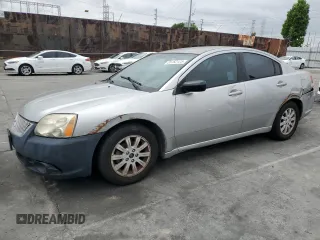 2012 Mitsubishi Galant FE z VIN 4A32B2FF7CE022785, wystawiony jako Copart lot #55182125 z przebiegiem 132 031 mil mil oraz Czysty tytuł • Clean title. Historia ofert i sprzedaży dostępna na DreamBid. Obrazek 1.