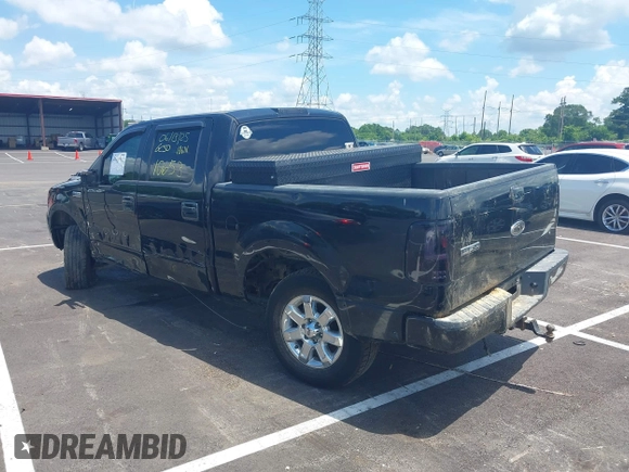 2004 Ford F-150 XLT z VIN 1FTPW14514KA67581, wystawiony jako IAAI lot #42634951 z przebiegiem 191 175 mil mil oraz . Historia ofert i sprzedaży dostępna na DreamBid. Obrazek 3.