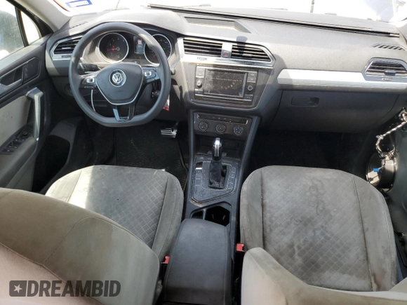 2018 Volkswagen Tiguan S z VIN 3VV1B7AX9JM068669, wystawiony jako Copart lot #56676365 z przebiegiem 178 679 mil mil oraz Szkoda całkowita • Salvage title. Historia ofert i sprzedaży dostępna na DreamBid. Obrazek 8.