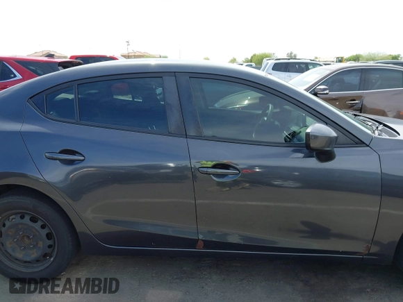 2015 Mazda 3 i Sport z VIN 3MZBM1U73FM190390, wystawiony jako IAAI lot #42235160 z przebiegiem 156 539 mil mil oraz . Historia ofert i sprzedaży dostępna na DreamBid. Obrazek 13.