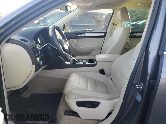 2013 Volkswagen Touareg Lux with VIN WVGEF9BPXDD002285, listed as a Copart auction lot 82248604 with 150,780 mi miles and Salvage Title. Bid and sale history available at DreamBid. Image 7.