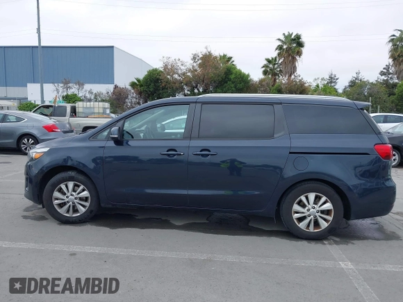 2017 Kia Sedona LX with VIN KNDMB5C14H6250704, listed as a IAAI auction lot 42074227 with 229,369 mi miles. Bid and sale history available at carsss.com. Image 14.