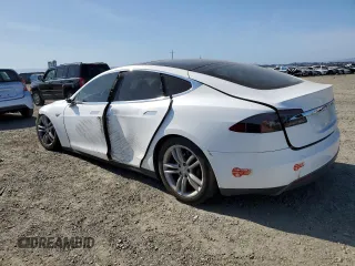 2014 Tesla Model S 60 z VIN 5YJSA1S11EFP41087, wystawiony jako Copart lot #58346805 z przebiegiem Nie podano mil oraz Szkoda całkowita • Salvage title. Historia ofert i sprzedaży dostępna na DreamBid. Obrazek 2.