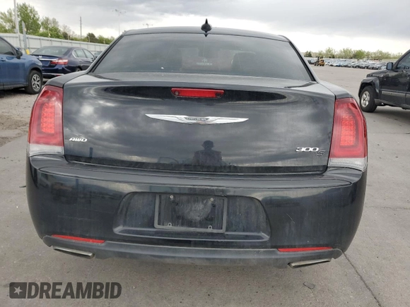 2016 Chrysler 300 S z VIN 2C3CCAGGXGH304802, wystawiony jako Copart lot #55856775 z przebiegiem 118 844 mil mil oraz Szkoda całkowita • Salvage title. Historia ofert i sprzedaży dostępna na DreamBid. Obrazek 6.