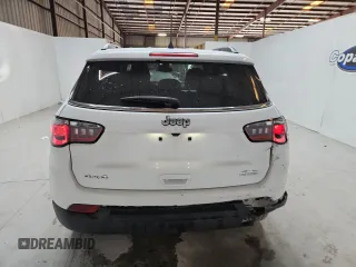 2024 Jeep Compass Latitude z VIN 3C4NJDBN3RT606699, wystawiony jako Copart lot #64117515 z przebiegiem 40 130 mil mil oraz Czysty tytuł • Clean title. Historia ofert i sprzedaży dostępna na DreamBid. Obrazek 6.