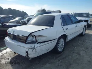2009 Mercury Grand Marquis LS z VIN 2MEHM75V69X627304, wystawiony jako IAAI lot #41623041 z przebiegiem 137 970 mil mil oraz . Historia ofert i sprzedaży dostępna na DreamBid. Obrazek 4.