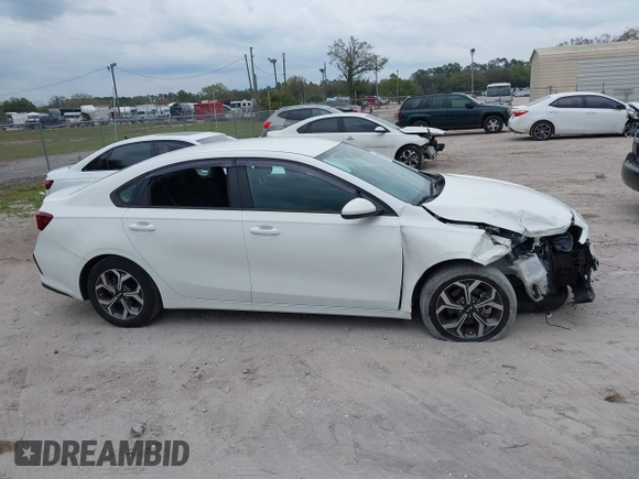 2020 Kia Forte LXS with VIN 3KPF24AD0LE226080, listed as a IAAI auction lot 41624285 with 10,122 mi miles. Bid and sale history available at carsss.com. Image 13.