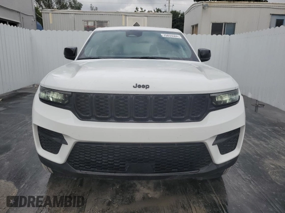 2024 Jeep Grand Cherokee Altitude with VIN 1C4RJGAG7R8546530, listed as a Copart auction lot 76833584 with 9,456 mi miles and Clean title. Bid and sale history available at DreamBid. Image 5.