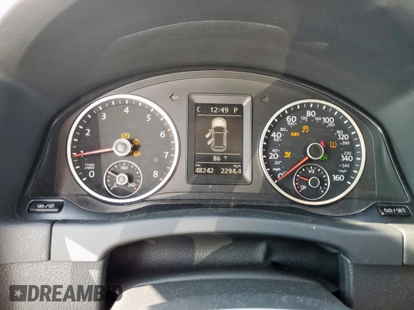 2017 Volkswagen Tiguan Wolfsburg Edition z VIN WVGRV7AX8HK002118, wystawiony jako Copart lot #62604155 z przebiegiem 48 242 mil mil oraz Szkoda całkowita • Salvage title. Historia ofert i sprzedaży dostępna na DreamBid. Obrazek 9.