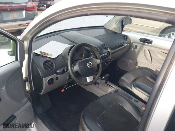 2000 Volkswagen New Beetle GLS with VIN 3VWCC21C7YM499426, listed as a IAAI auction lot 41085081 with NaN miles. Bid and sale history available at carsss.com. Image 5.