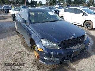 2014 Mercedes-Benz C 250 с VIN WDDGJ4HB7EG195043, выставлен на аукционе IAAI как лот 41725012 с пробегом 87 802 миль миль и . История ставок и продаж доступна на DreamBid. Изображение 1.