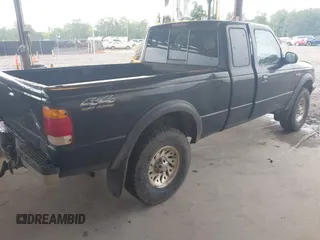 1998 Ford Ranger XL z VIN 1FTZR15X3WPA76563, wystawiony jako IAAI lot #42237866 z przebiegiem 275 486 mil mil oraz . Historia ofert i sprzedaży dostępna na DreamBid. Obrazek 4.