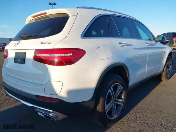 2019 Mercedes-Benz GLC with VIN WDC0G5EB1KF519491, listed as a IAAI auction lot 41858783 with 48,561 mi miles. Bid and sale history available at carsss.com. Image 4.
