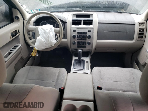 2012 Ford Escape XLT z VIN 1FMCU9DG4CKA23816, wystawiony jako Copart lot #61084425 z przebiegiem Nie podano mil oraz Szkoda całkowita • Salvage title. Historia ofert i sprzedaży dostępna na DreamBid. Obrazek 8.