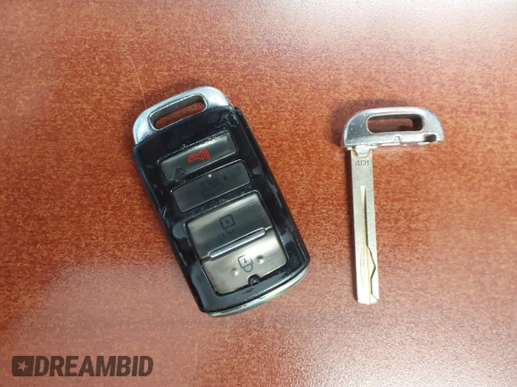 2017 Kia Cadenza Premium z VIN KNALC4J18H5036467, wystawiony jako IAAI lot #39302671 z przebiegiem Nie podano mil oraz . Historia ofert i sprzedaży dostępna na DreamBid. Obrazek 11.