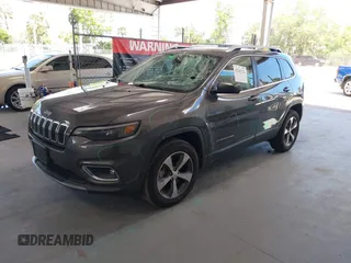 2019 Jeep Cherokee Limited with VIN 1C4PJMDX6KD303225, listed as a IAAI auction lot 42267721 with 70,857 mi miles and . Bid and sale history available at DreamBid. Image 2.