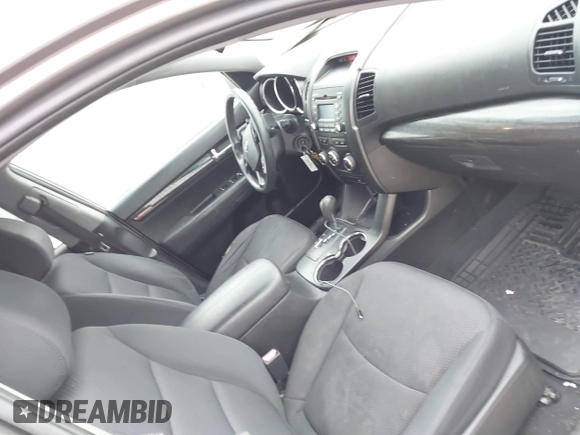 2011 Kia Sorento LX with VIN 5XYKTDA19BG181580, listed as a IAAI auction lot 41386803 with 148,973 mi miles. Bid and sale history available at carsss.com. Image 5.