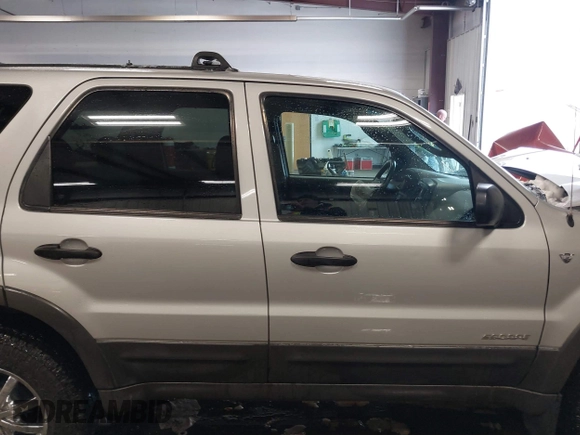2002 Ford Escape XLT Choice с VIN 1FMYU041X2KD64911, выставлен на аукционе IAAI как лот 41590864 с пробегом 109 968 миль миль и . История ставок и продаж доступна на DreamBid. Изображение 13.