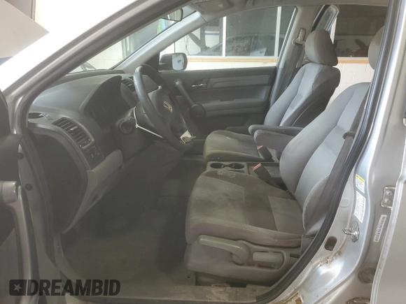 2009 Honda CR-V LX z VIN 5J6RE48379L037194, wystawiony jako Copart lot #56345845 z przebiegiem 297 317 mil mil oraz Czysty tytuł • Clean title. Historia ofert i sprzedaży dostępna na DreamBid. Obrazek 7.
