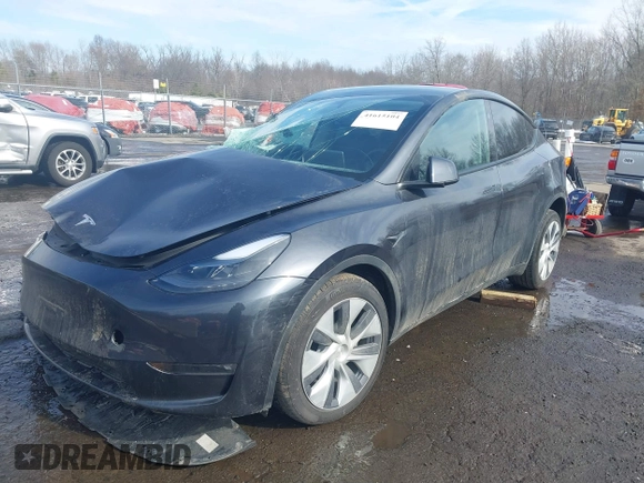 2024 Tesla Model Y Long Range with VIN 7SAYGDEE8RF084936, listed as a IAAI auction lot 41615104 with 14,622 mi miles. Bid and sale history available at carsss.com. Image 19.