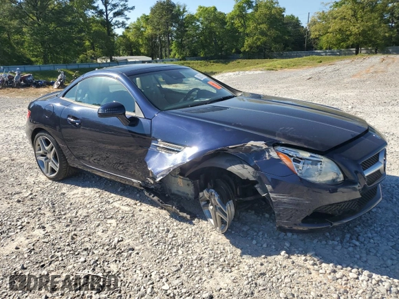 2015 Mercedes-Benz SLK 250 z VIN WDDPK4HA6FF104744, wystawiony jako Copart lot #52951165 z przebiegiem 97 422 mil mil oraz Szkoda całkowita • Salvage title. Historia ofert i sprzedaży dostępna na DreamBid. Obrazek 4.