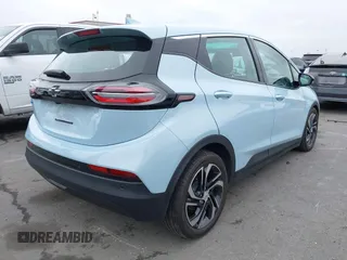 2023 Chevrolet Bolt EV 2LT z VIN 1G1FX6S01P4153634, wystawiony jako IAAI lot #42093390 z przebiegiem 8063 mil mil oraz . Historia ofert i sprzedaży dostępna na DreamBid. Obrazek 4.