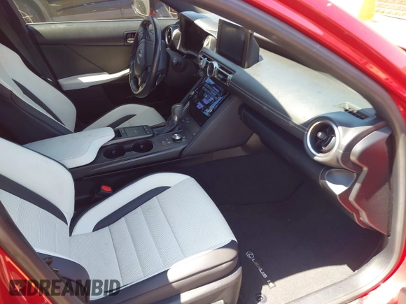 2021 Lexus IS 350 F Sport z VIN JTHGZ1B21M5047800, wystawiony jako IAAI lot #42618974 z przebiegiem 34 815 mil mil oraz . Historia ofert i sprzedaży dostępna na DreamBid. Obrazek 5.