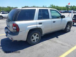 2006 Chevrolet TrailBlazer LS with VIN 1GNDS13S762123961, listed as a IAAI auction lot 42122088 with 241,349 mi miles and . Bid and sale history available at DreamBid. Image 4.