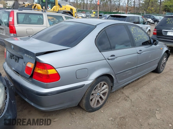 2004 BMW 3 Series 325xi with VIN WBAEU33494PR06491, listed as a IAAI auction lot 42000428 with Not provided miles and . Bid and sale history available at DreamBid. Image 4.