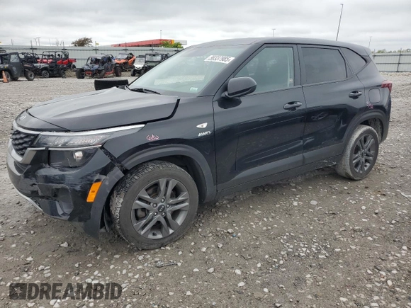 2021 Kia Seltos LX z VIN KNDEPCAAXM7046958, wystawiony jako Copart lot #56337985 z przebiegiem 97 733 mil mil oraz Szkoda całkowita • Salvage title. Historia ofert i sprzedaży dostępna na DreamBid. Obrazek 1.