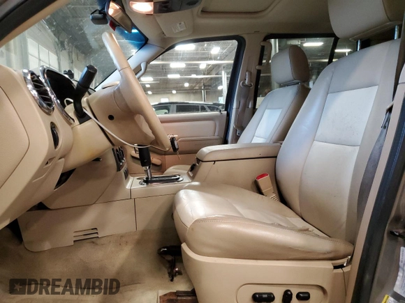 2006 Ford Explorer XLT with VIN 1FMEU73826UA02432, listed as a Copart auction lot 82139394 with 200,276 mi miles and Clean Title. Bid and sale history available at carsss.com. Image 7.