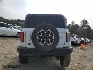 2023 Ford Bronco with VIN 1FMEE5BP7PLC15071, listed as a Copart auction lot 45321715 with 2,213 mi miles and Salvage Title. Bid and sale history available at carsss.com. Image 6.