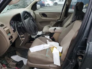 2003 Ford Escape XLS Popular with VIN 1FMYU021X3KA70123, listed as a Copart auction lot 86005514 with 0 mi miles and Salvage Title. Bid and sale history available at carsss.com. Image 7.