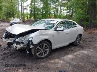 2009 Lincoln MKS с VIN 1LNHM93R09G612219, выставлен на аукционе IAAI как лот 42265639 с пробегом 203 651 миль миль и . История ставок и продаж доступна на DreamBid. Изображение 18.