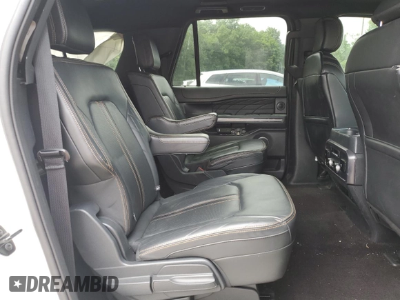 2023 Ford Expedition Max Platinum z VIN 1FMJK1L83PEA26090, wystawiony jako Copart lot #62422905 z przebiegiem 15 747 mil mil oraz Szkoda całkowita • Salvage title. Historia ofert i sprzedaży dostępna na DreamBid. Obrazek 11.