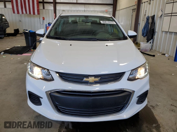 2018 Chevrolet Sonic LT z VIN 1G1JD5SH3J4107121, wystawiony jako Copart lot #46814415 z przebiegiem 96 136 mil mil oraz Szkoda całkowita • Salvage title. Historia ofert i sprzedaży dostępna na DreamBid. Obrazek 5.