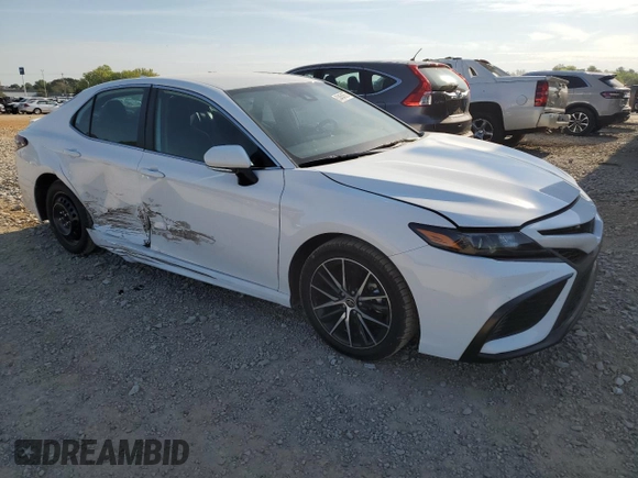 2022 Toyota Camry SE with VIN 4T1T11AK8NU707147, listed as a Copart auction lot 53454575 with 57,179 mi miles and Salvage Title. Bid and sale history available at carsss.com. Image 4.