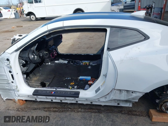 2019 Chevrolet Camaro ZL1 with VIN 1G1FK1R63K0125720, listed as a IAAI auction lot 41725444 with 0 mi miles. Bid and sale history available at carsss.com. Image 13.