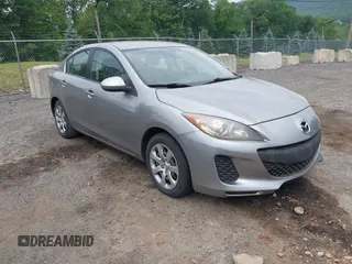 2012 Mazda 3 i Sport z VIN JM1BL1UG7C1506758, wystawiony jako IAAI lot #42462082 z przebiegiem 173 997 mil mil oraz . Historia ofert i sprzedaży dostępna na DreamBid. Obrazek 1.