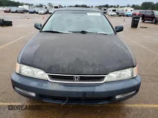 1996 Honda Accord EX with VIN 1HGCD5651TA188013, listed as a Copart auction lot 79533564 with 286,325 mi miles and Clean Title. Bid and sale history available at DreamBid. Image 5.