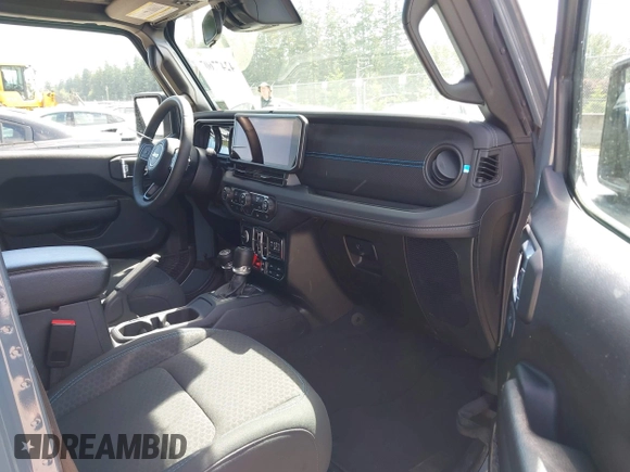 2024 Jeep Wrangler Rubicon X z VIN 1C4RJXR6XRW240316, wystawiony jako IAAI lot #42477607 z przebiegiem 41 375 mil mil oraz . Historia ofert i sprzedaży dostępna na DreamBid. Obrazek 5.