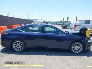 2022 Lexus ES 350 z VIN 58ADZ1B12NU135987, wystawiony jako IAAI lot #42216317 z przebiegiem 55 515 mil mil oraz . Historia ofert i sprzedaży dostępna na DreamBid. Obrazek 13.